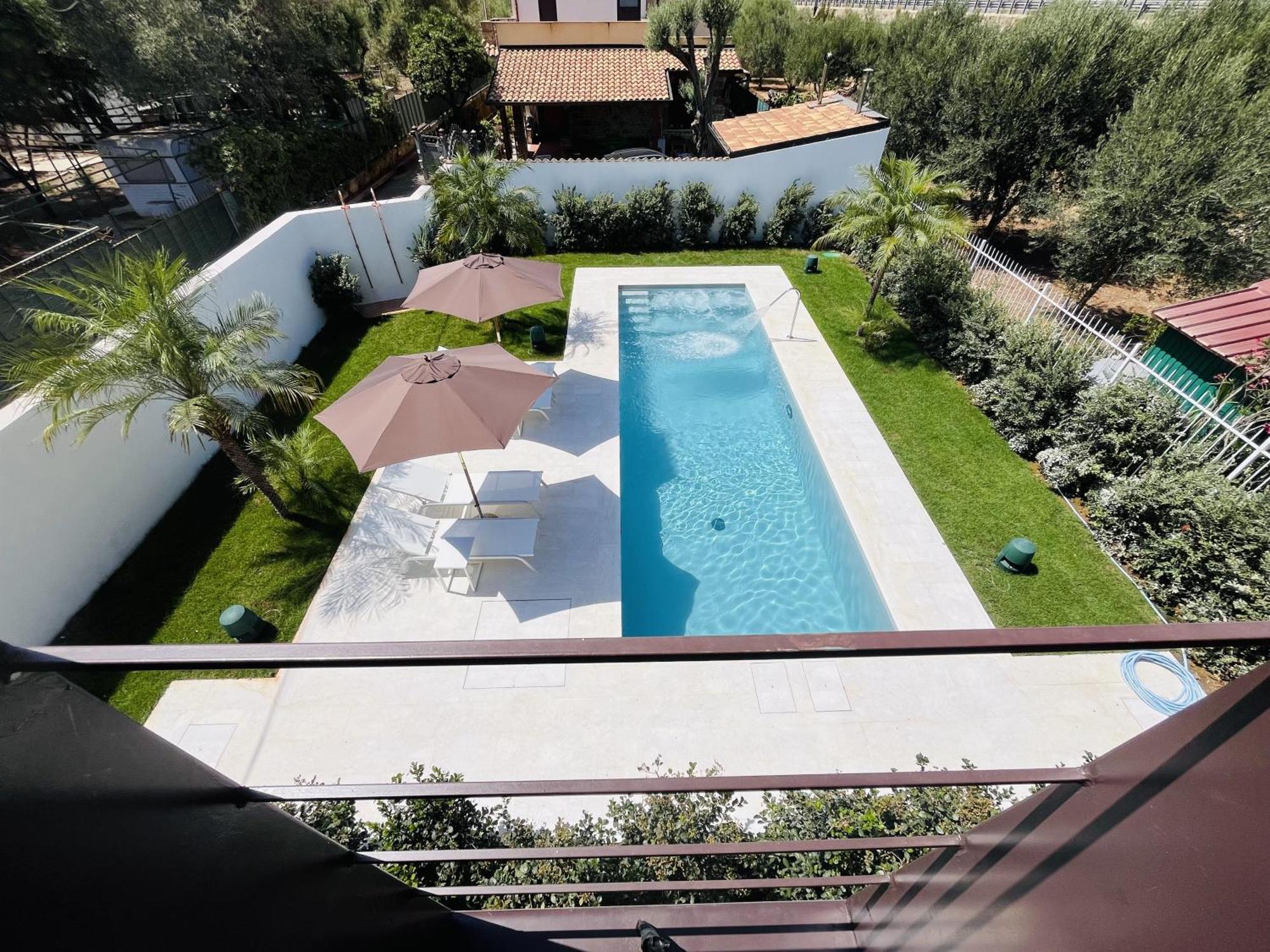 Marina Boutique Rooms Каріні Екстер'єр фото